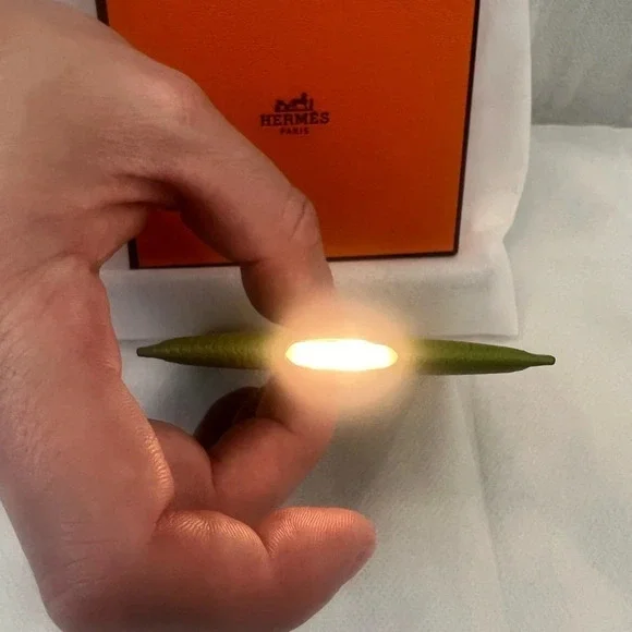 Hermes Flashlight - Picture 4 of 4